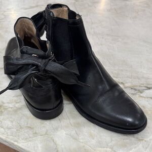 Valentino Elegant Black Leather Ankle Booties